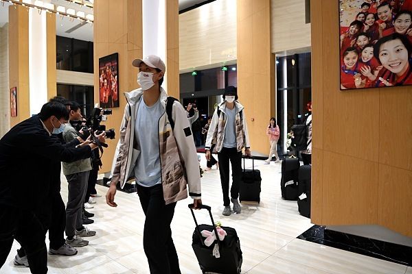 “赫罗纳是一支有灵魂的球队，他们相信自己可以击败对手，我们知道他们会给我们施加压力，但如果我们能完成进球前的两次传球，我们就有机会。